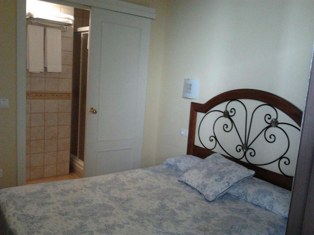 קורדובה Hostal Azahar מראה חיצוני תמונה