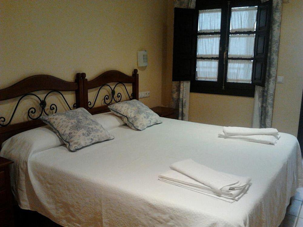קורדובה Hostal Azahar מראה חיצוני תמונה