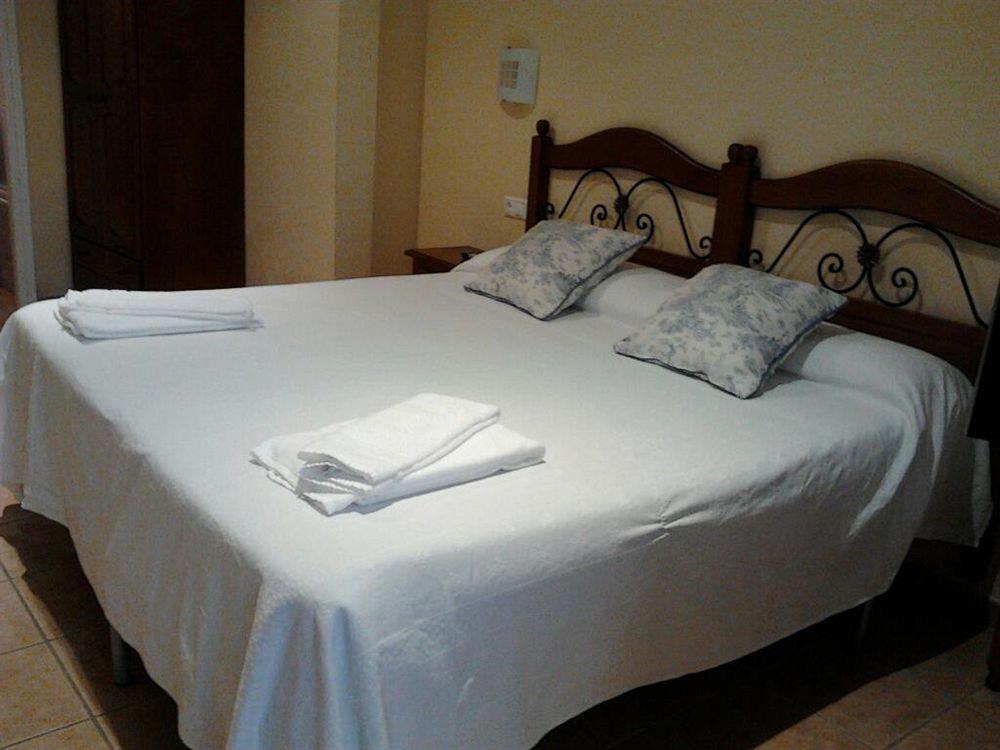 קורדובה Hostal Azahar מראה חיצוני תמונה