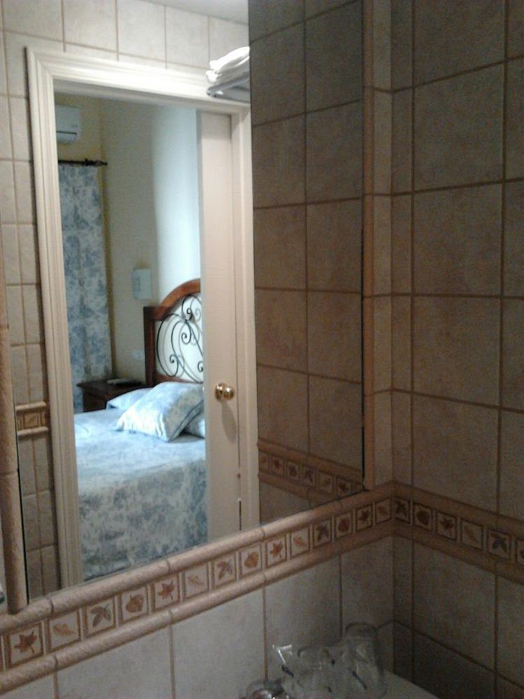 קורדובה Hostal Azahar מראה חיצוני תמונה