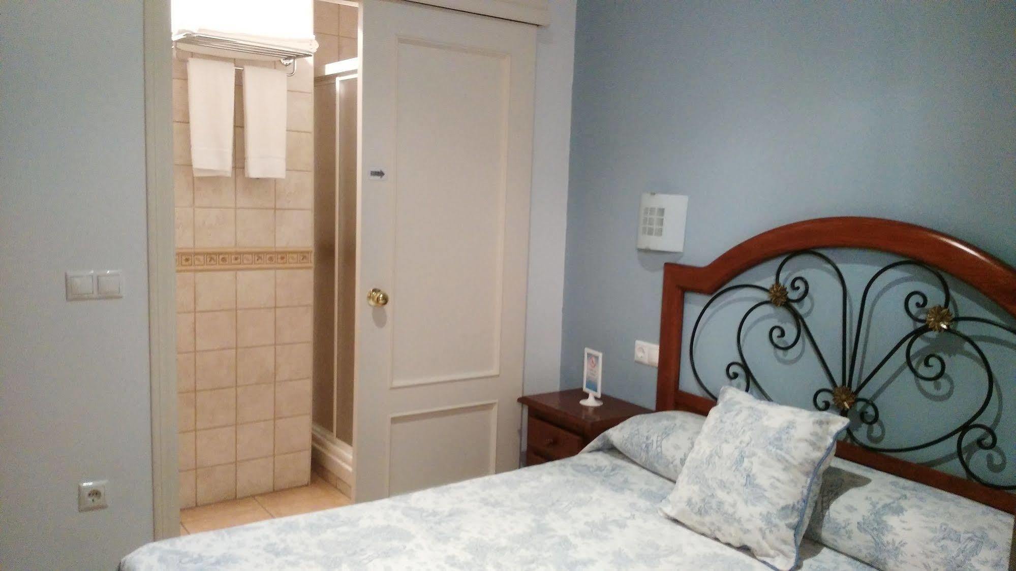 קורדובה Hostal Azahar מראה חיצוני תמונה