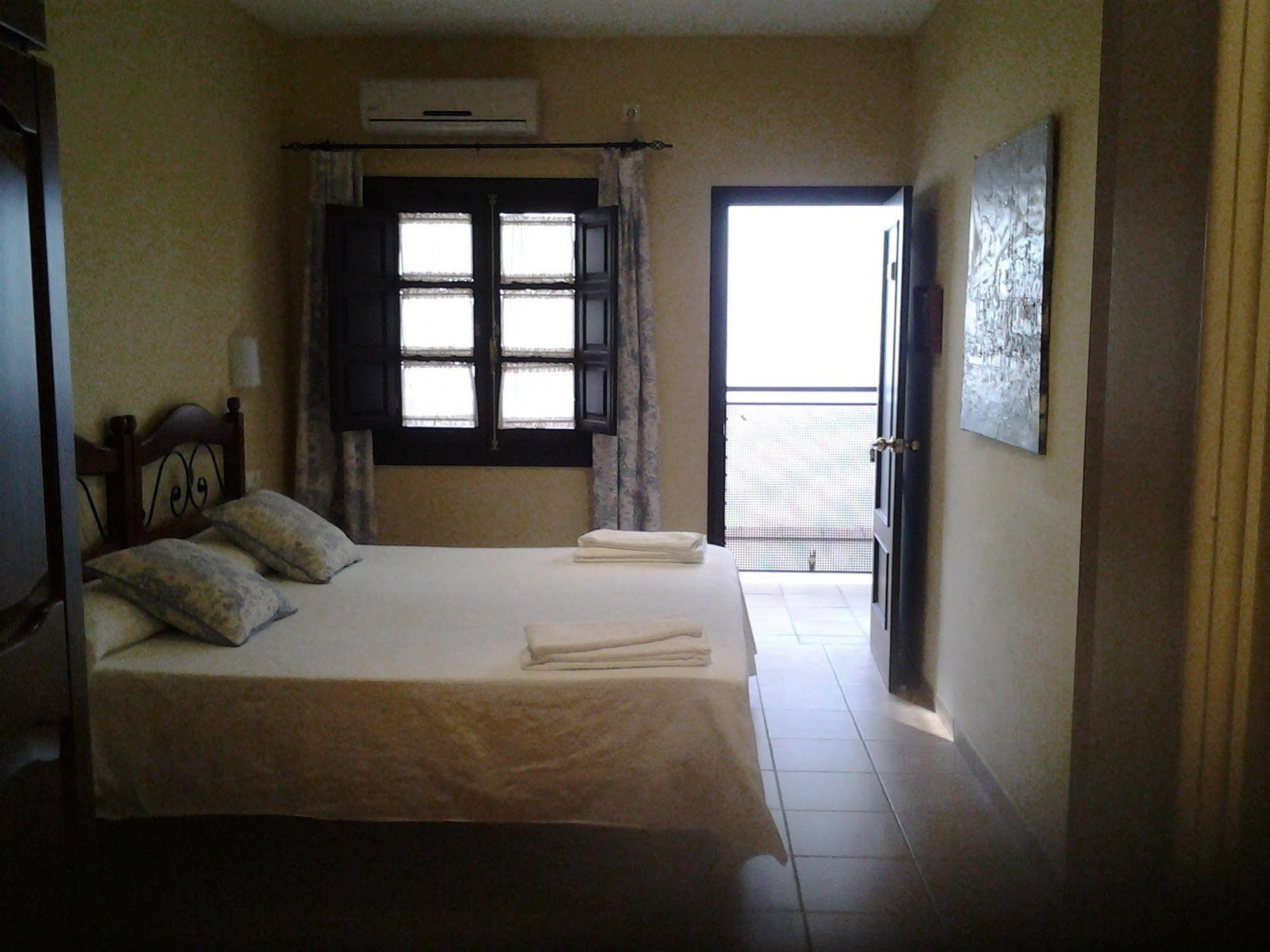 קורדובה Hostal Azahar מראה חיצוני תמונה