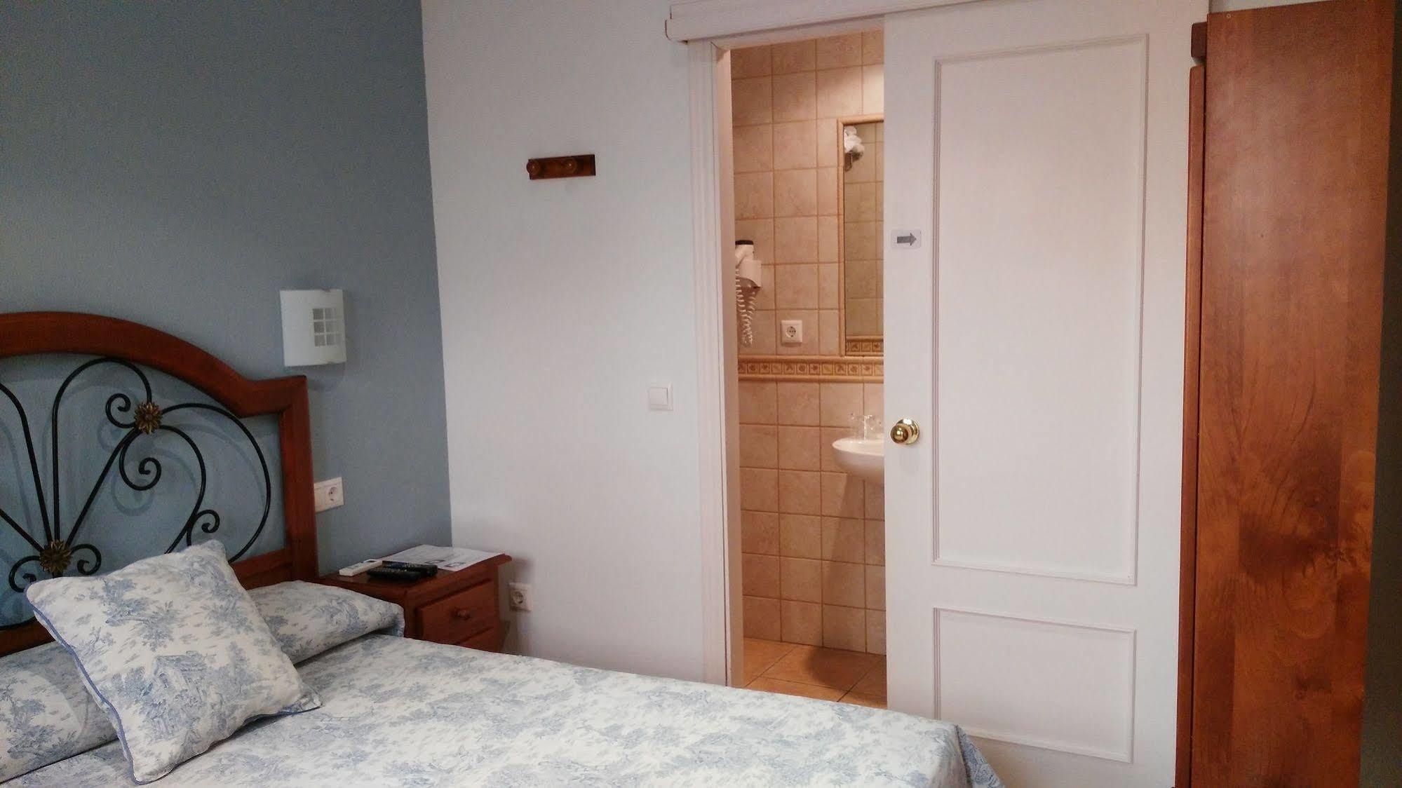 קורדובה Hostal Azahar מראה חיצוני תמונה