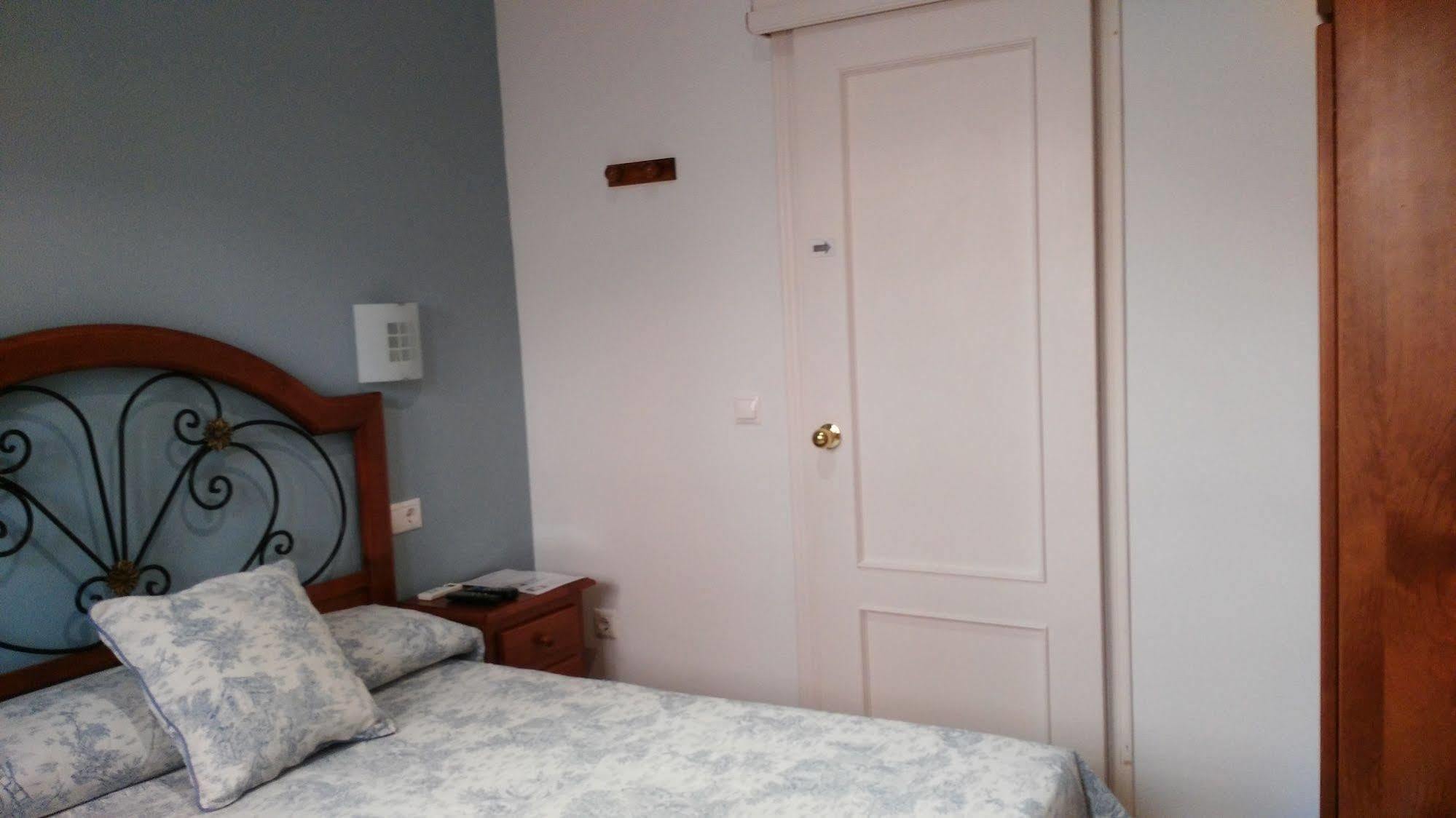 קורדובה Hostal Azahar מראה חיצוני תמונה